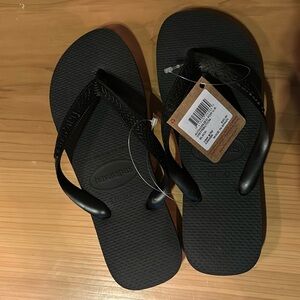 Havaianas black flip flops